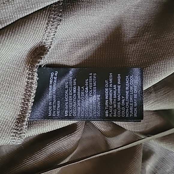 Gently used WHBM blouse size S - Picture 3 of 5